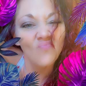 Meet your Posher, Desiree